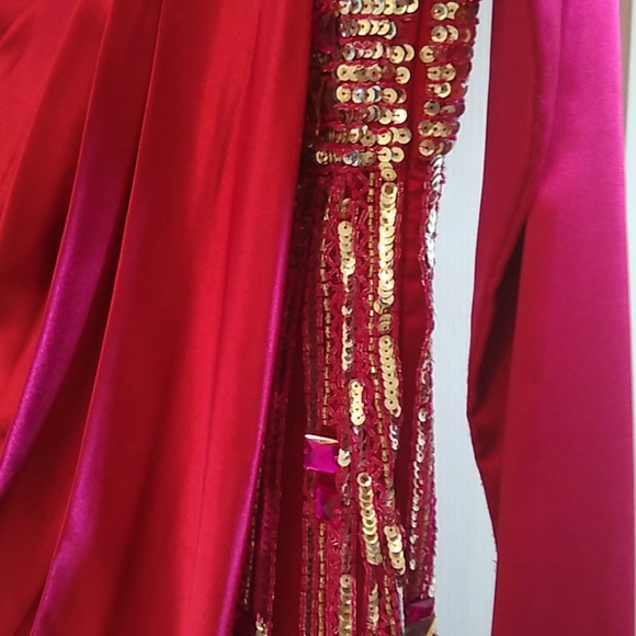 Roman style dress - Picture 8 of 9